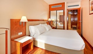 nh barcelona entenza