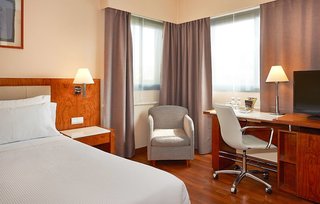 nh barcelona entenza