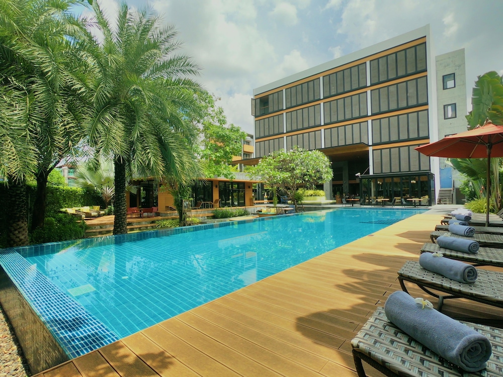 the silver palm wellness resort