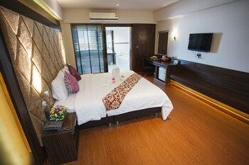 grand pink hotel hat yai