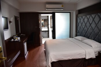 grand pink hotel hat yai