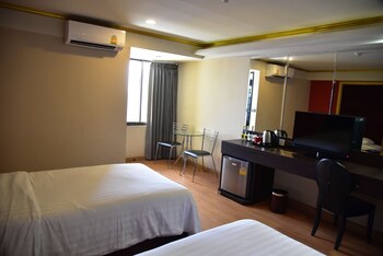 grand pink hotel hat yai