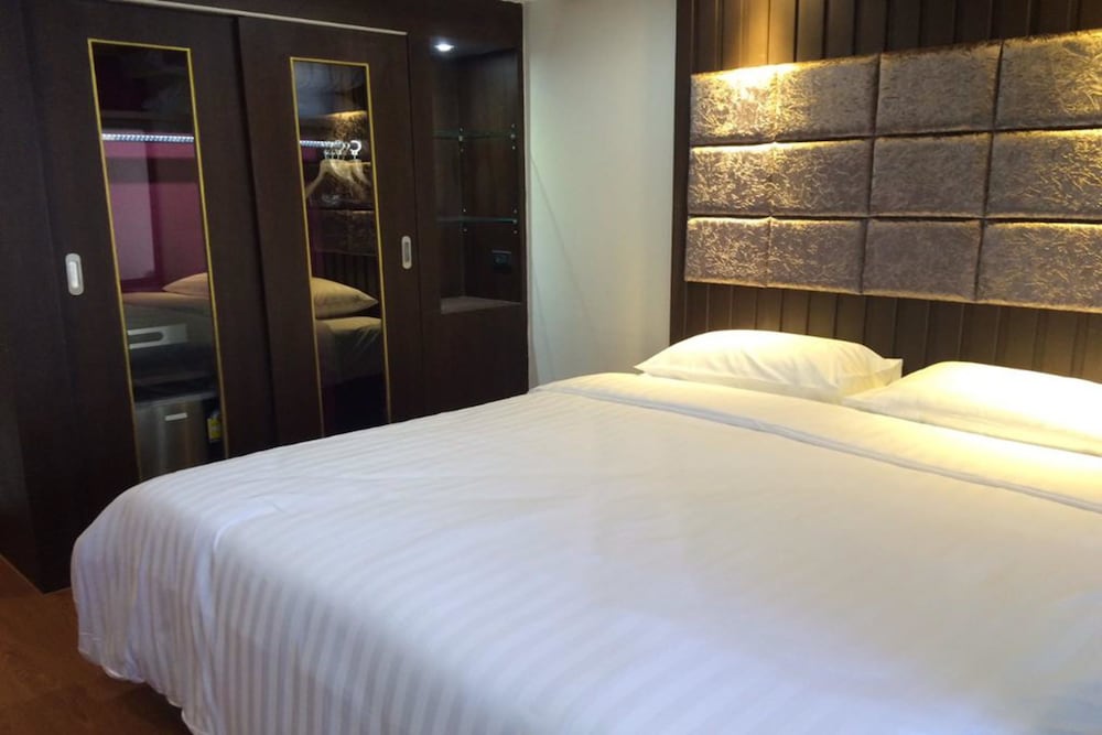 grand pink hotel hat yai