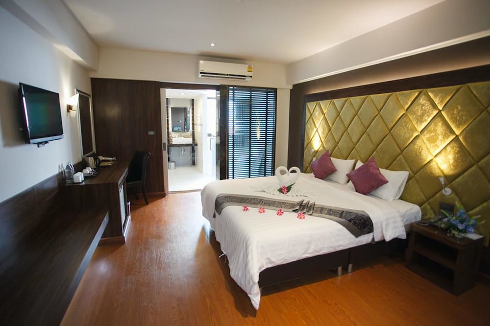 grand pink hotel hat yai