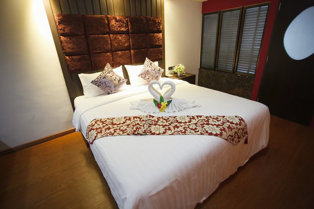 grand pink hotel hat yai