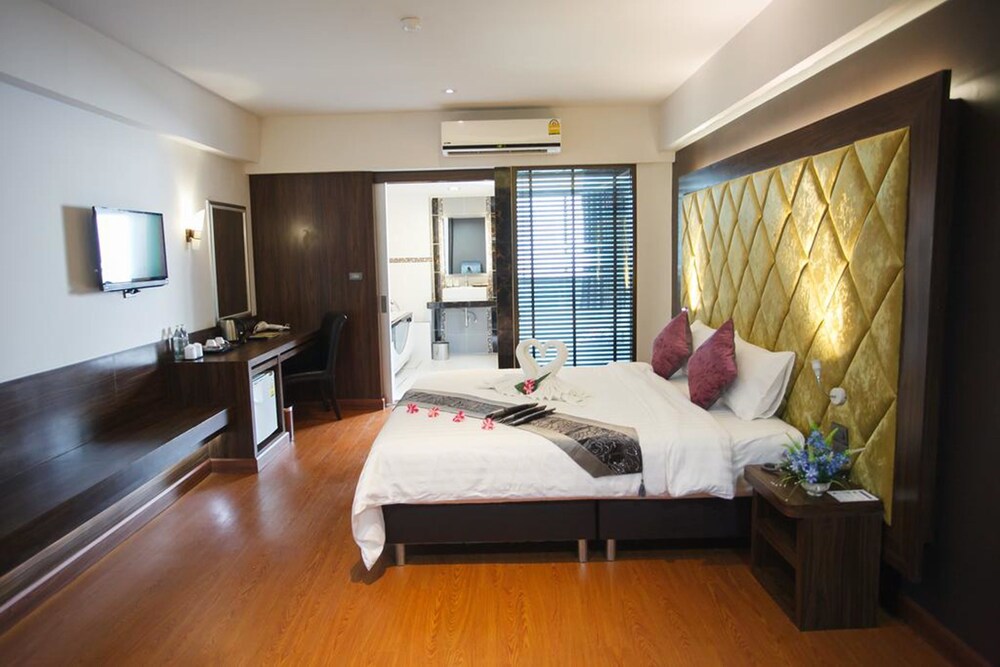 grand pink hotel hat yai