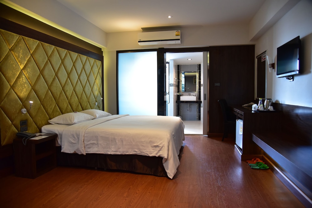 grand pink hotel hat yai