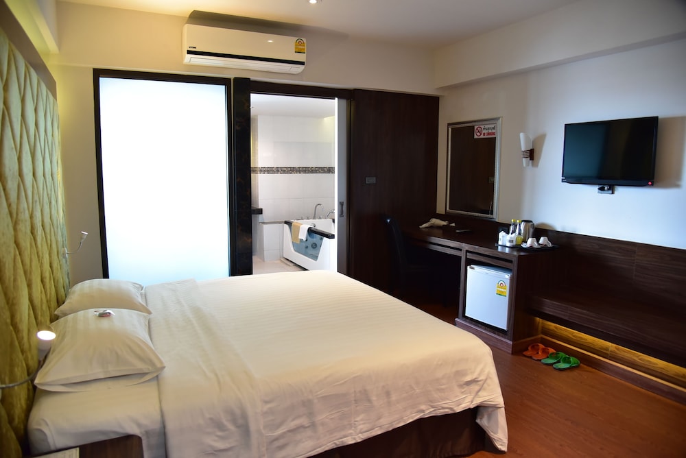 grand pink hotel hat yai