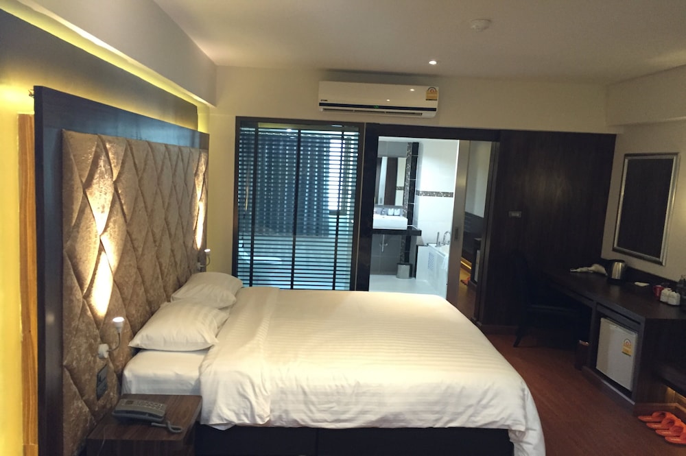 grand pink hotel hat yai