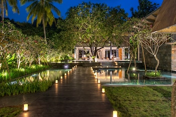 katamaran hotel and resort lombok