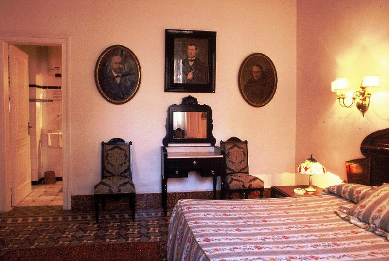 hotel medium renaixenca