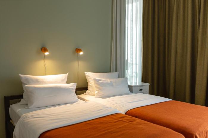 the circus apartments