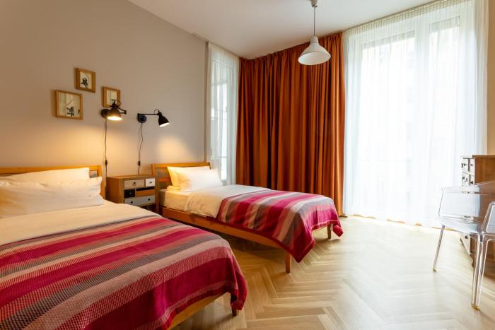 the circus apartments