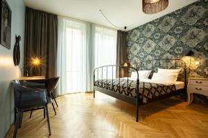 the circus apartments