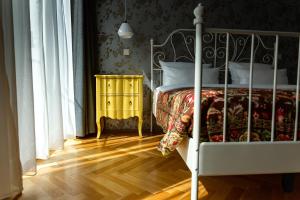 the circus apartments