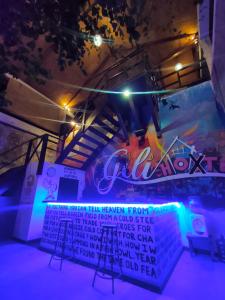 gili beach bum hostel