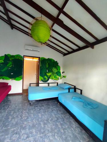 gili beach bum hostel