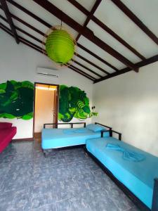 gili beach bum hostel