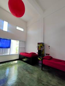 gili beach bum hostel