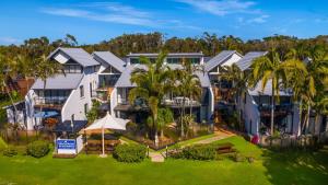 Byron Bay Beachfront Apartments,Hayters Hill>>Byron Bay,4 star