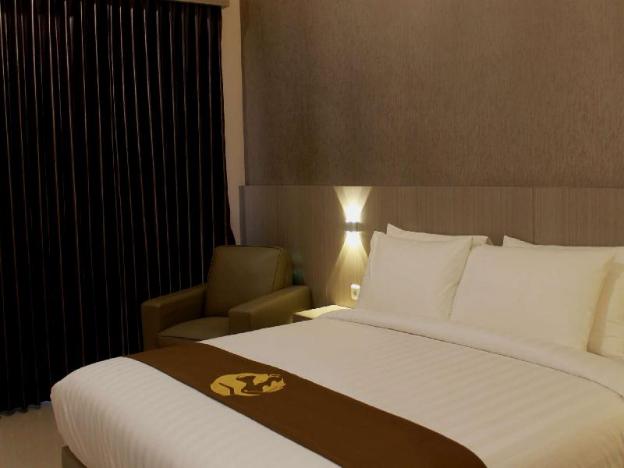 gets hotel