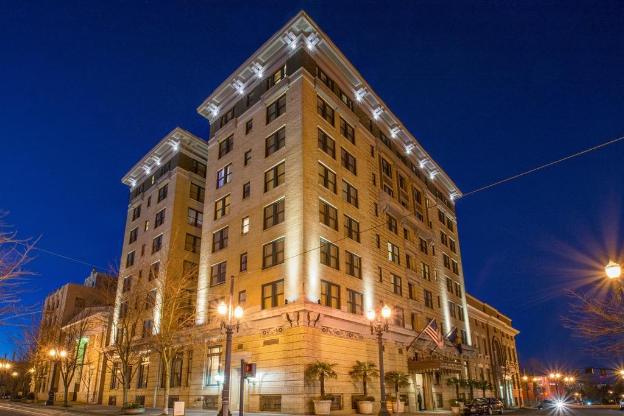 hotel deluxe