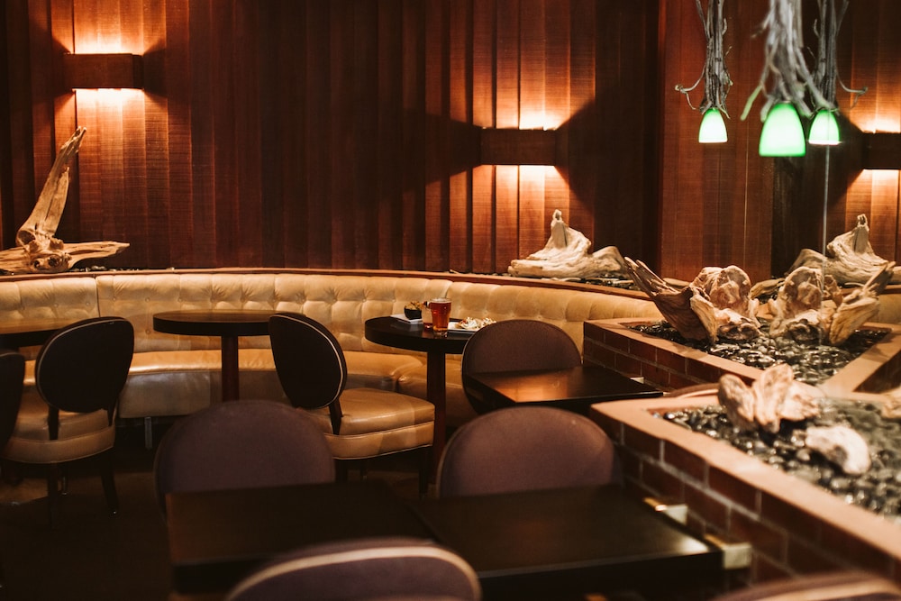 hotel deluxe