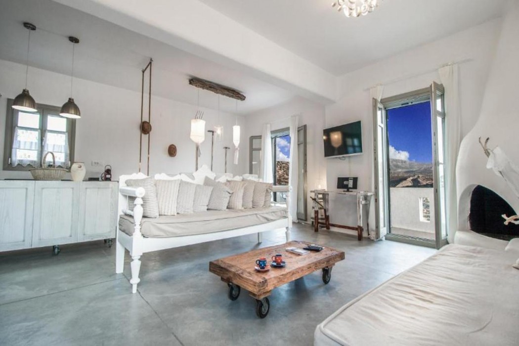 halcyon suites and villas naxos