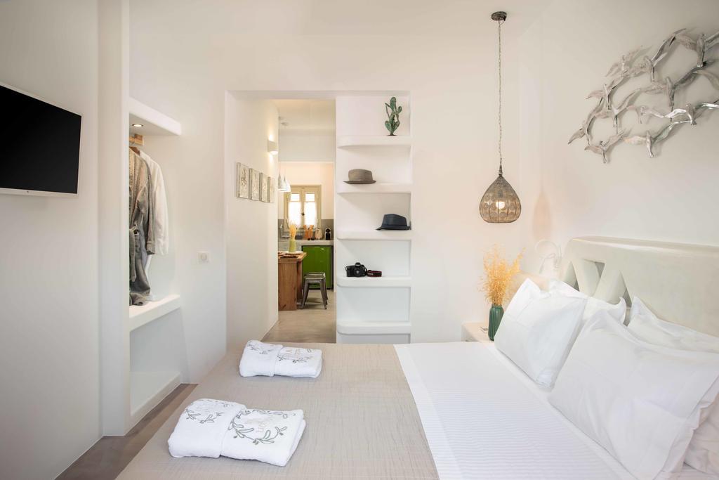 halcyon suites and villas naxos