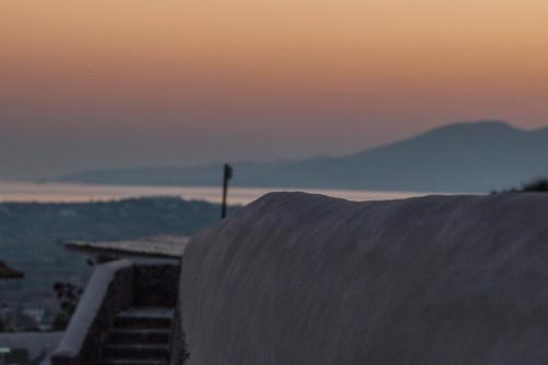 halcyon suites and villas naxos