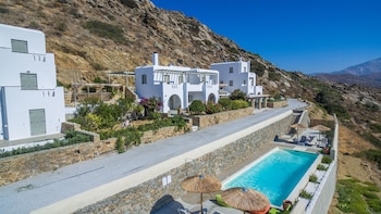 halcyon suites and villas naxos