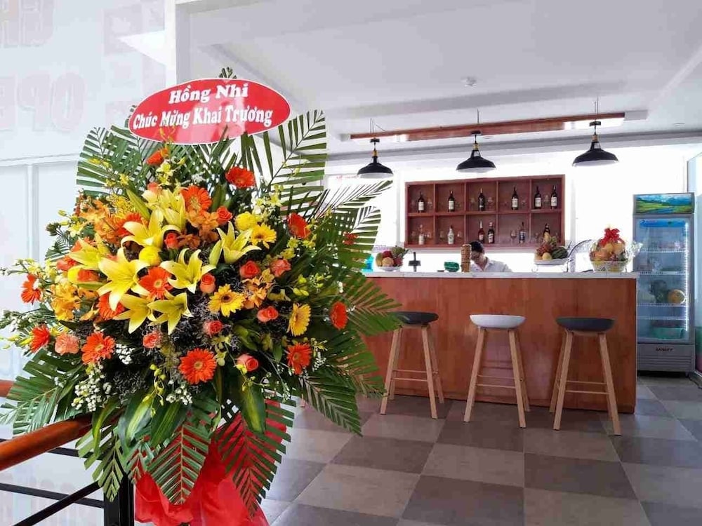 maple leaf hotel and apartment