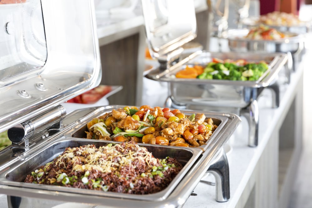 maple leaf hotel and apartment