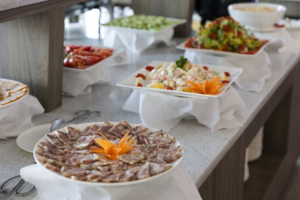 maple leaf hotel and apartment