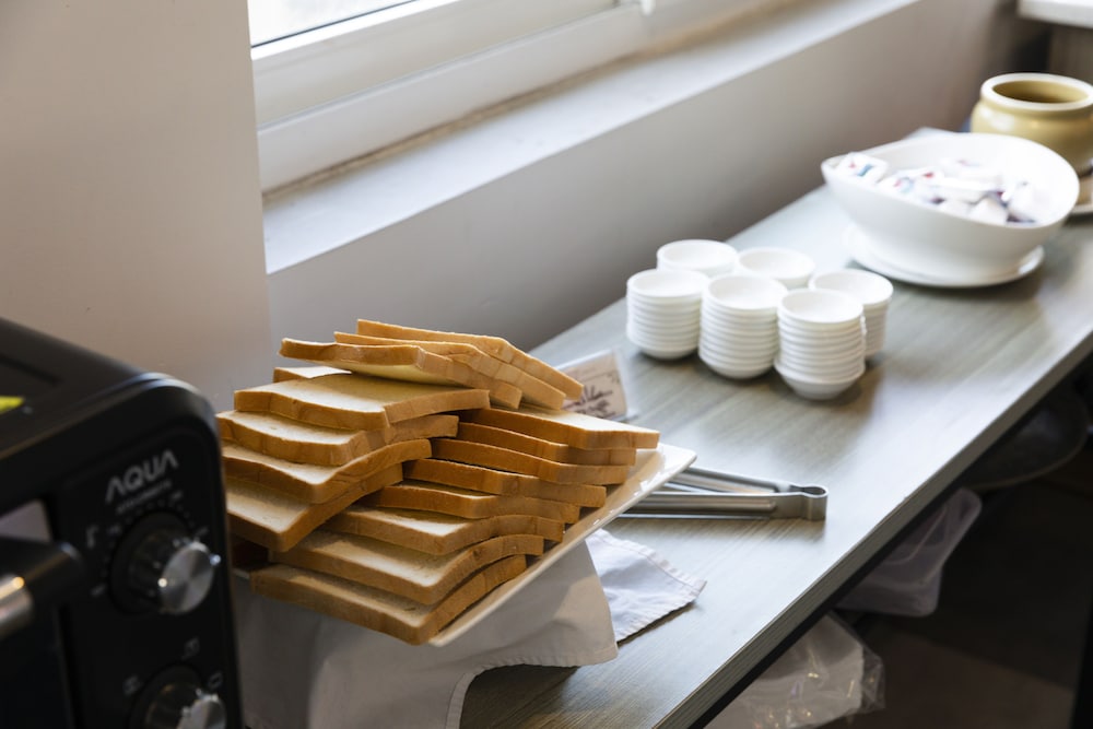 maple leaf hotel and apartment