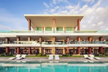under the stars luxury apartments