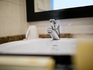 golden moon suite hotel