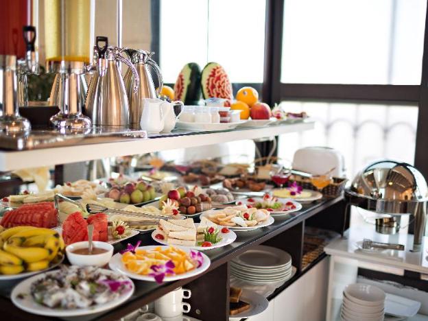 golden moon suite hotel