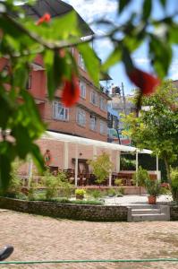 Cocina Mitho Chha,Lazimpat>>Kathmandu,3 star