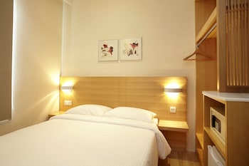 hotel six seasons