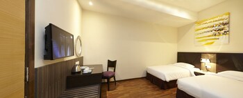 hotel six seasons