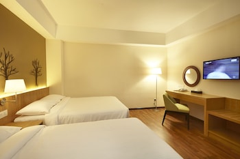 hotel six seasons