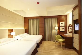 hotel six seasons
