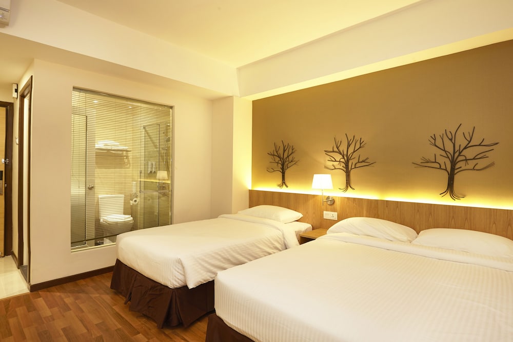 hotel six seasons