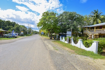 Caribbean Shores Bed & Breakfast,Hopkins>>Dangriga,3 star