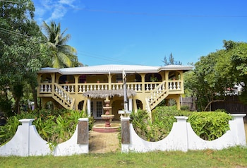 Caribbean Shores Bed & Breakfast,Hopkins>>Dangriga,3 star