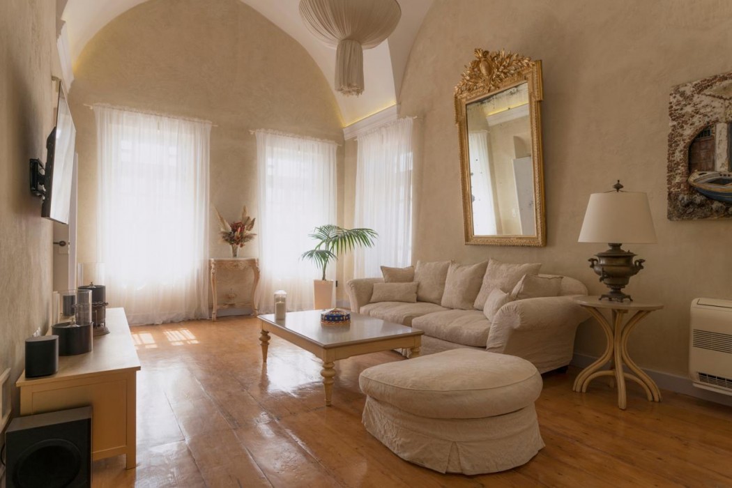 oia mansion