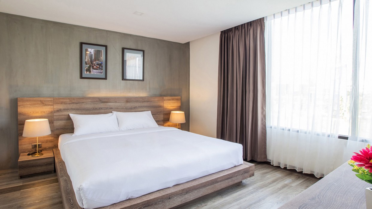 b2 bangna premier hotel