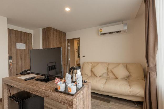 b2 bangna premier hotel