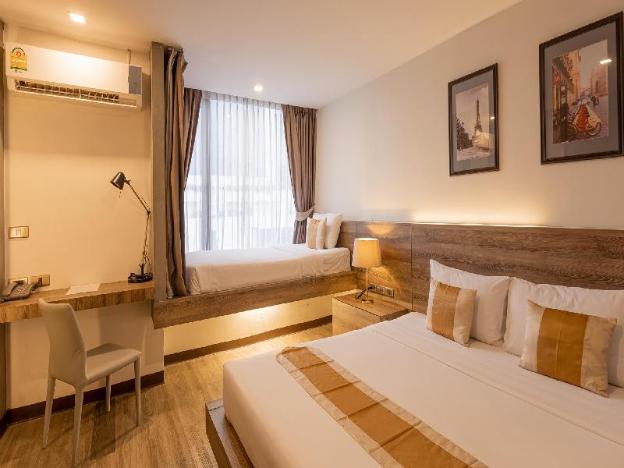 b2 bangna premier hotel